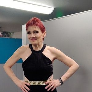 Meet your Posher, Crystal